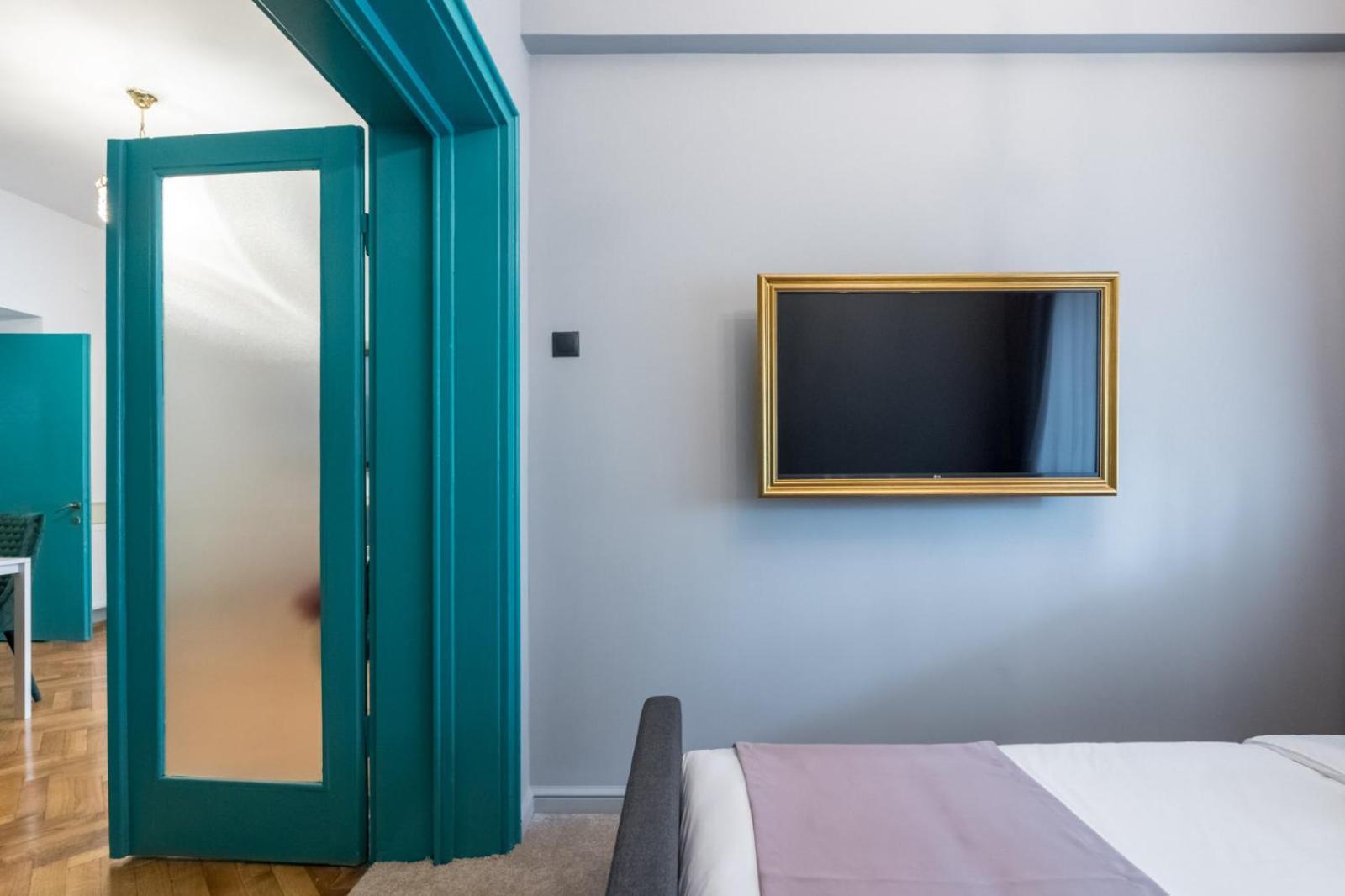 Highline Downtown Residences 6 Persons Family Apartment Bukares Bagian luar foto