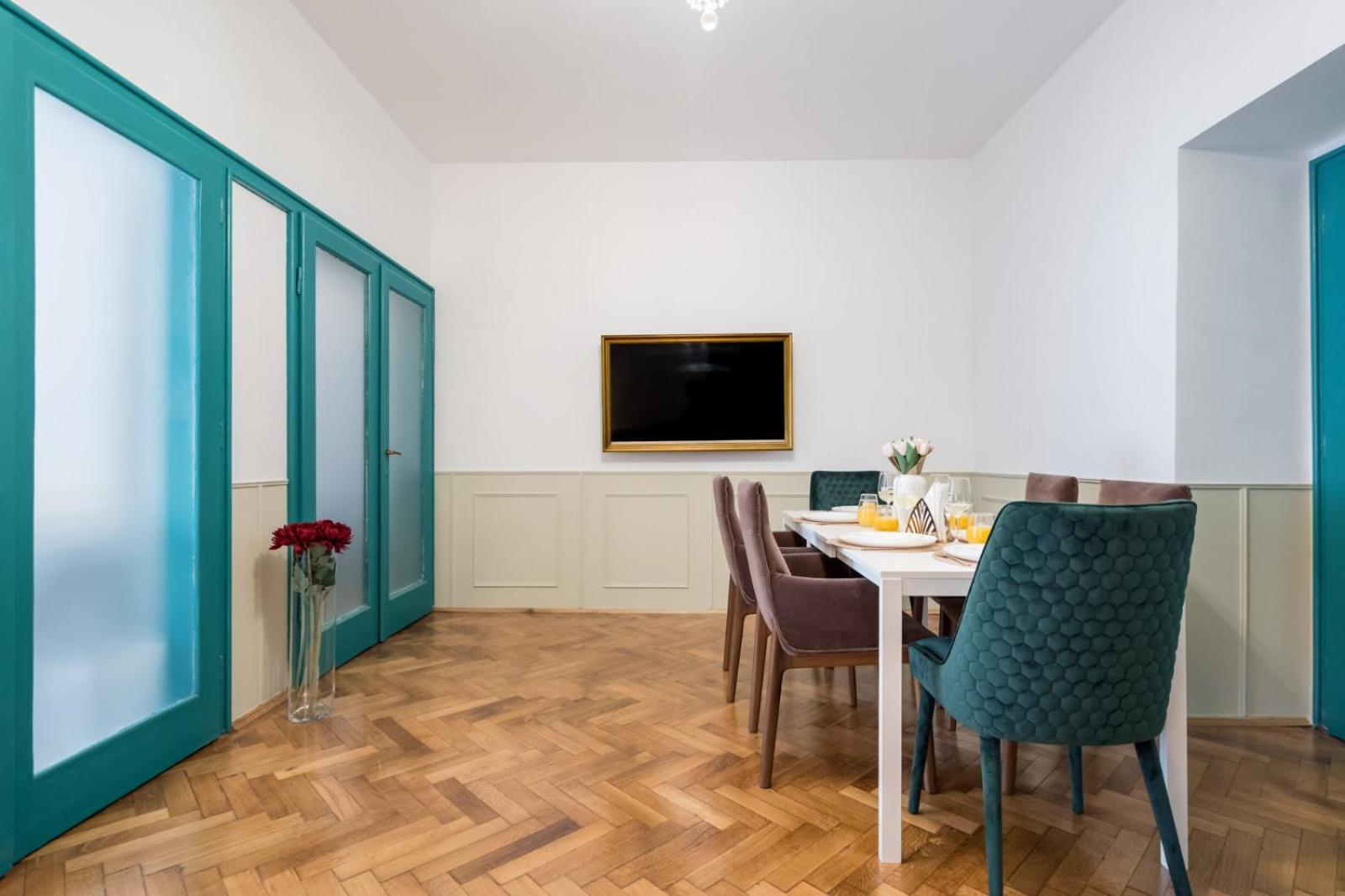 Highline Downtown Residences 6 Persons Family Apartment Bukares Bagian luar foto