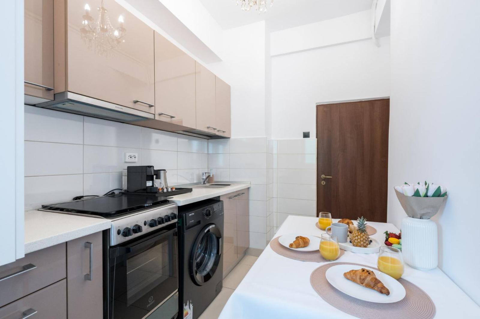 Highline Downtown Residences 6 Persons Family Apartment Bukares Bagian luar foto