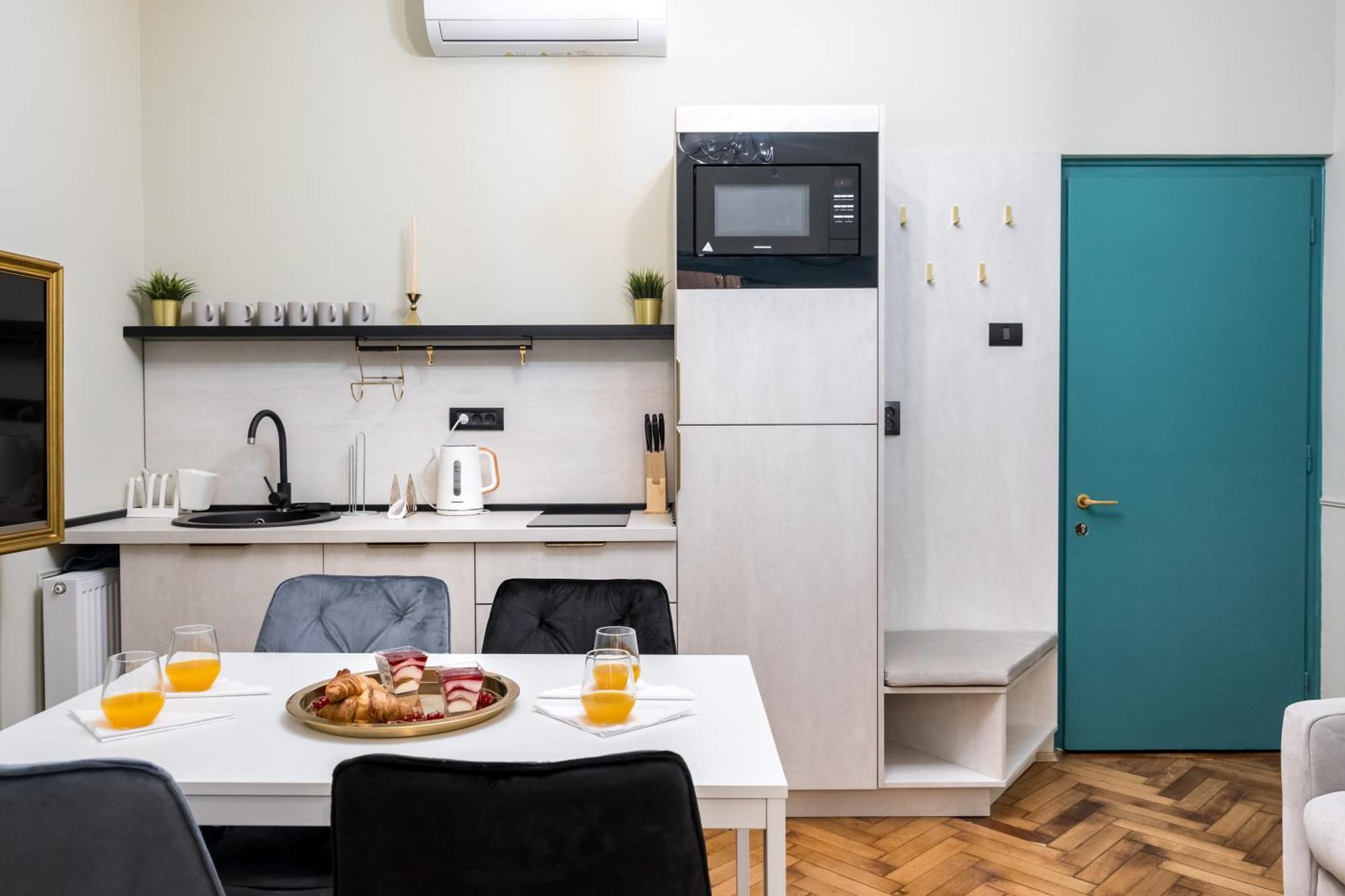 Highline Downtown Residences 6 Persons Family Apartment Bukares Bagian luar foto