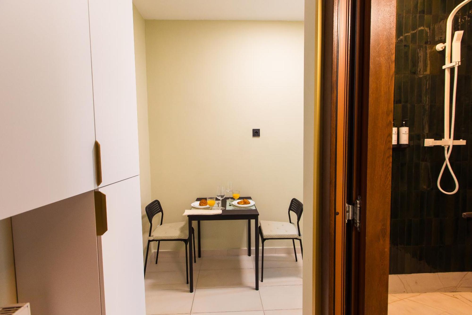 Highline Downtown Residences 6 Persons Family Apartment Bukares Bagian luar foto