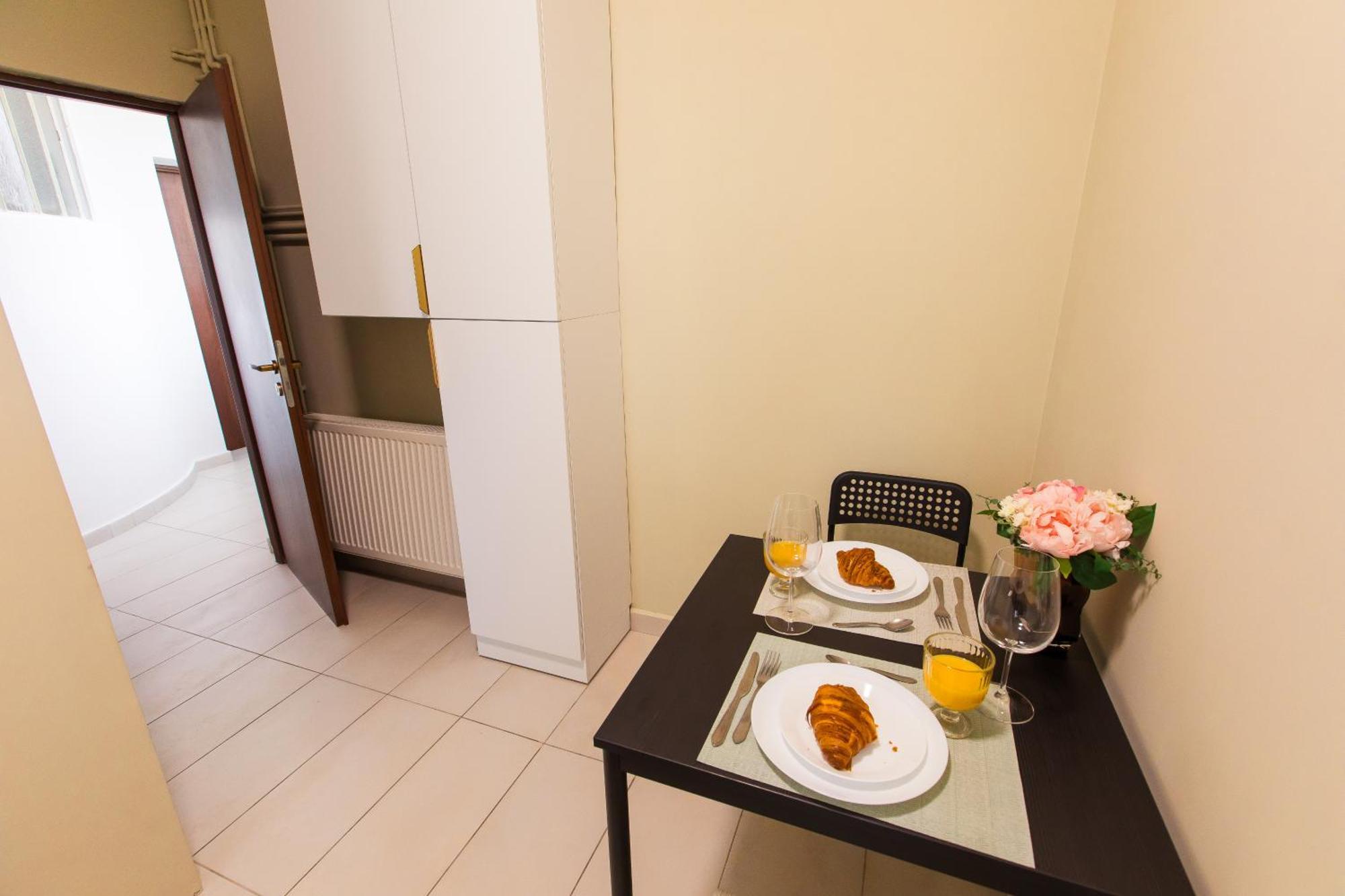 Highline Downtown Residences 6 Persons Family Apartment Bukares Bagian luar foto